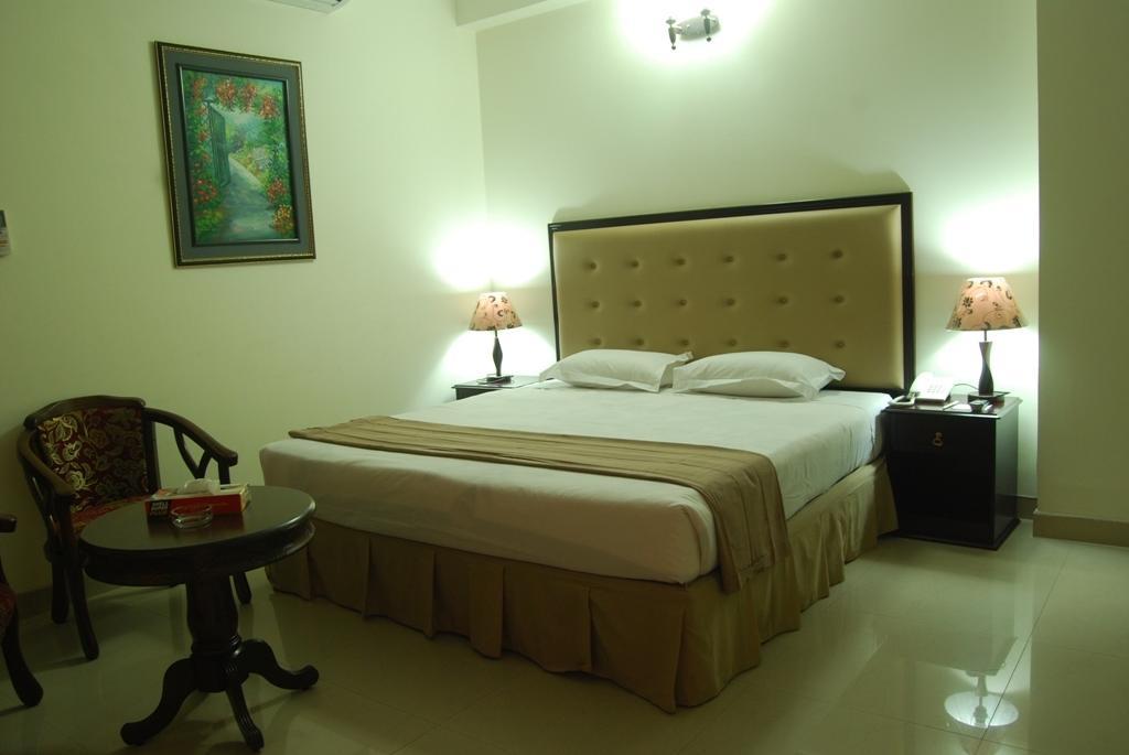 Ambassador Residency Otel Chittagong Oda fotoğraf